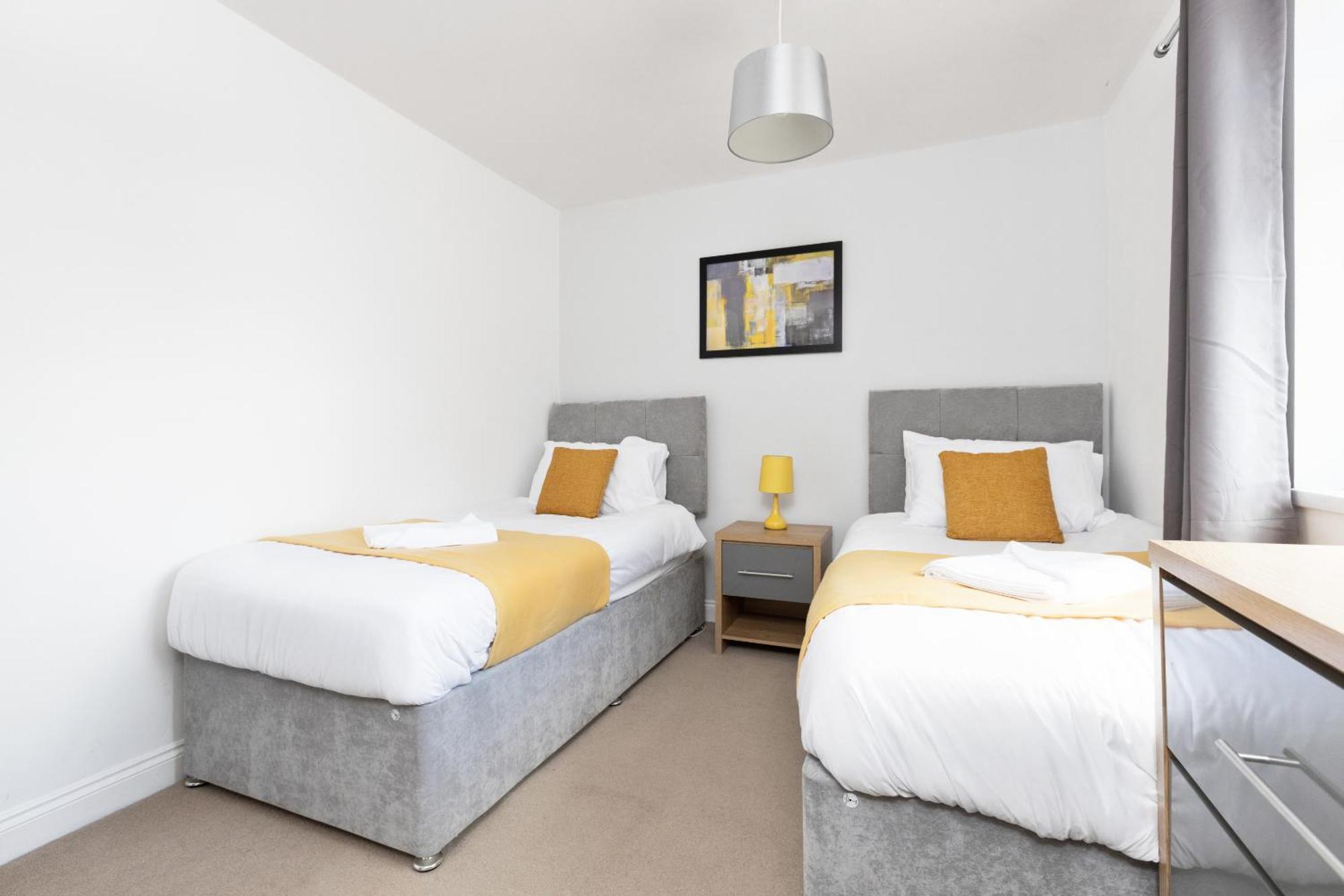 Opp B'Ham - Freshly Refurbished Walls And Carpets! Big Savings Booking 7 Days Or More! Apartment Marston Green Екстериор снимка
