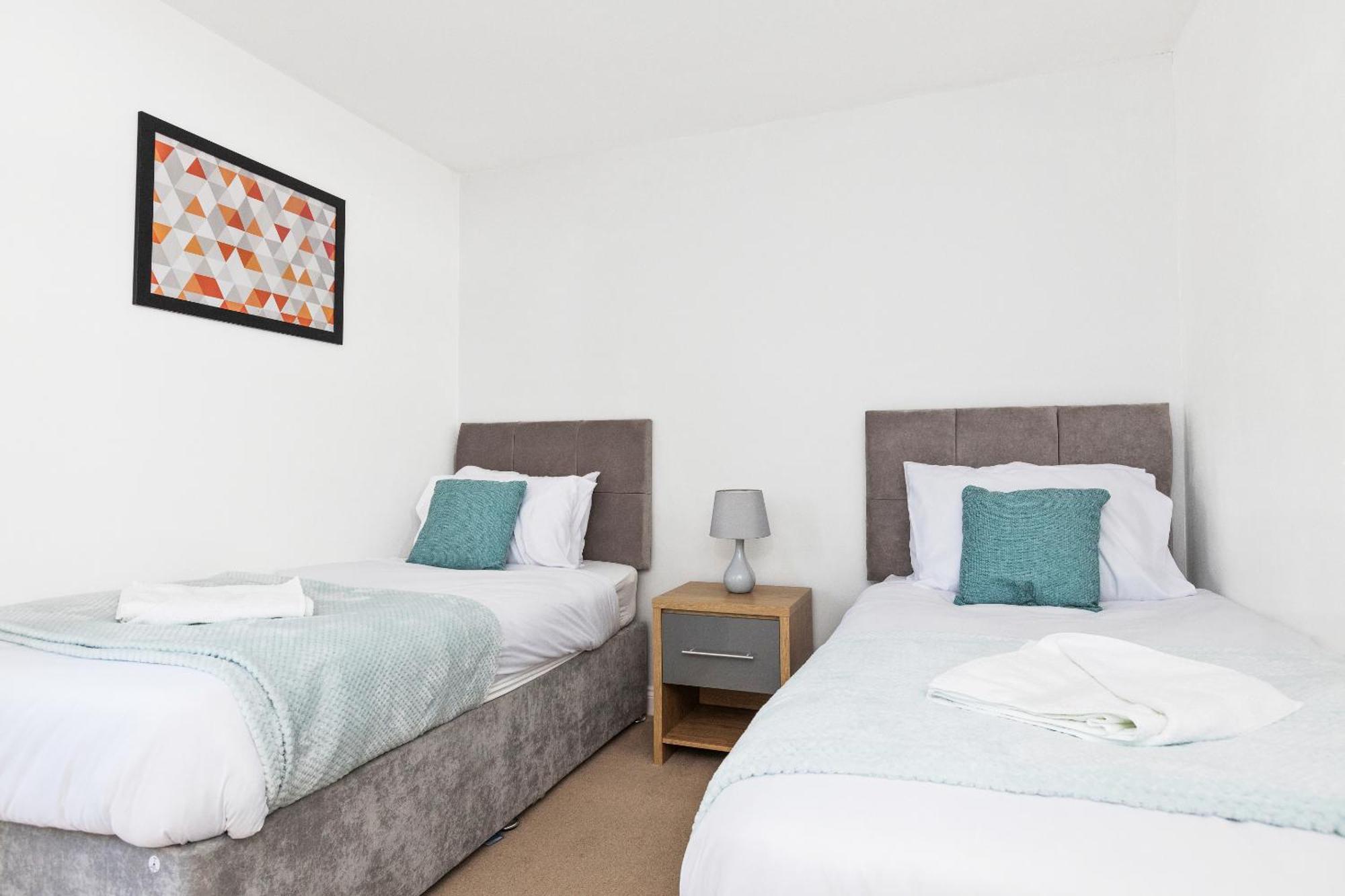 Opp B'Ham - Freshly Refurbished Walls And Carpets! Big Savings Booking 7 Days Or More! Apartment Marston Green Екстериор снимка