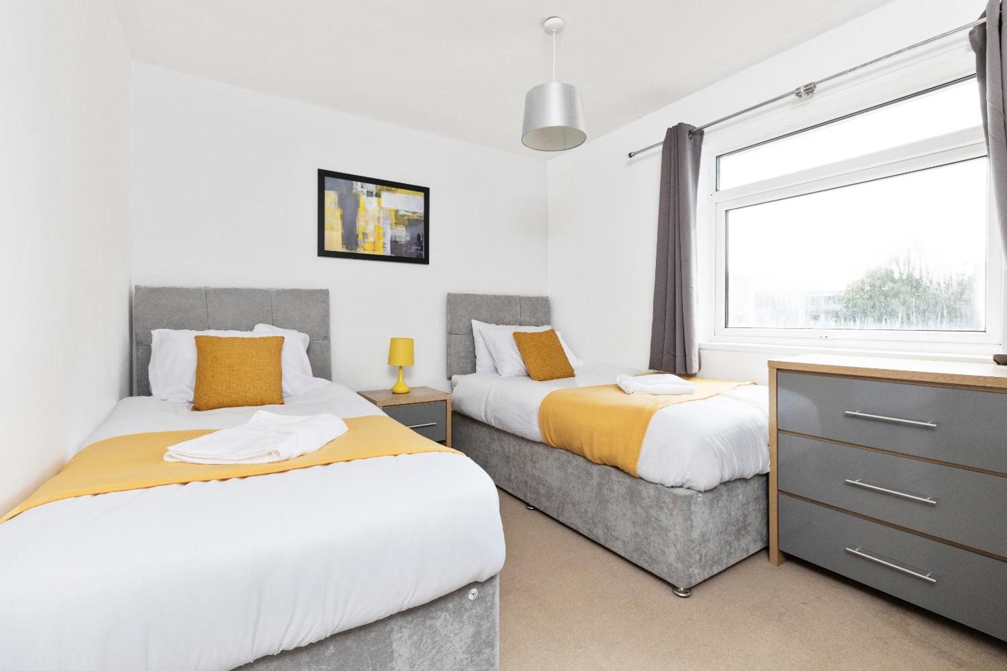 Opp B'Ham - Freshly Refurbished Walls And Carpets! Big Savings Booking 7 Days Or More! Apartment Marston Green Екстериор снимка
