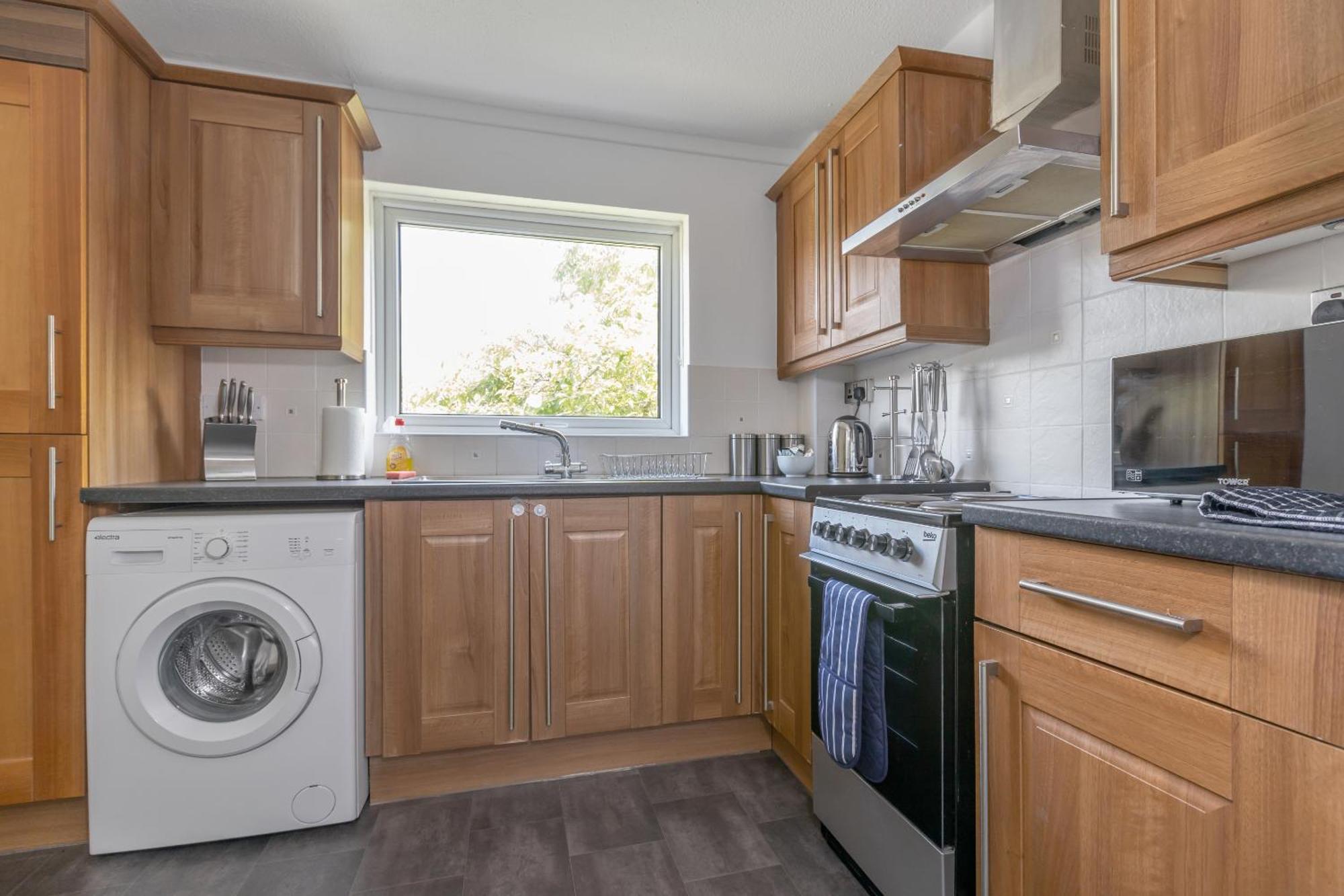 Opp B'Ham - Freshly Refurbished Walls And Carpets! Big Savings Booking 7 Days Or More! Apartment Marston Green Екстериор снимка